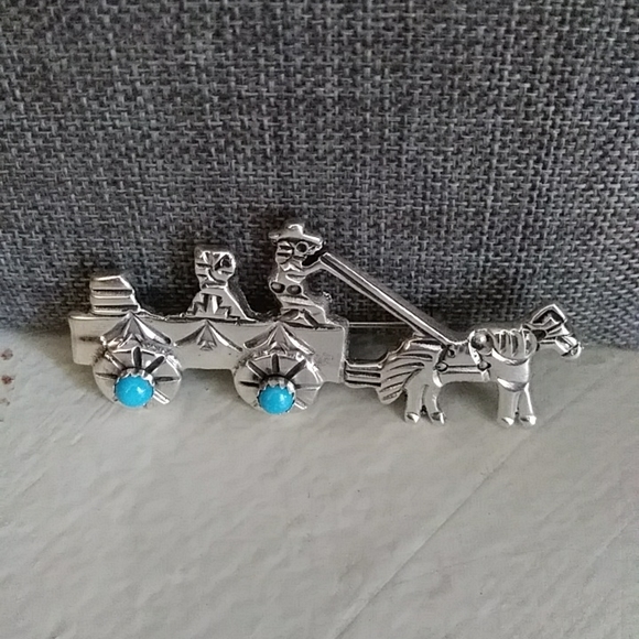 Adorable Native American Sterling & Turquoise Wagon Pin - Picture 3 of 5